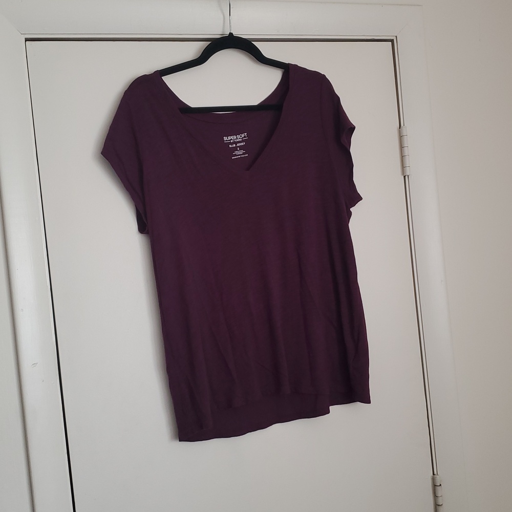 Torrid's Women's V-Neck Short Sleeve Slub Jersey Top - Plum - Picture 2 of 6